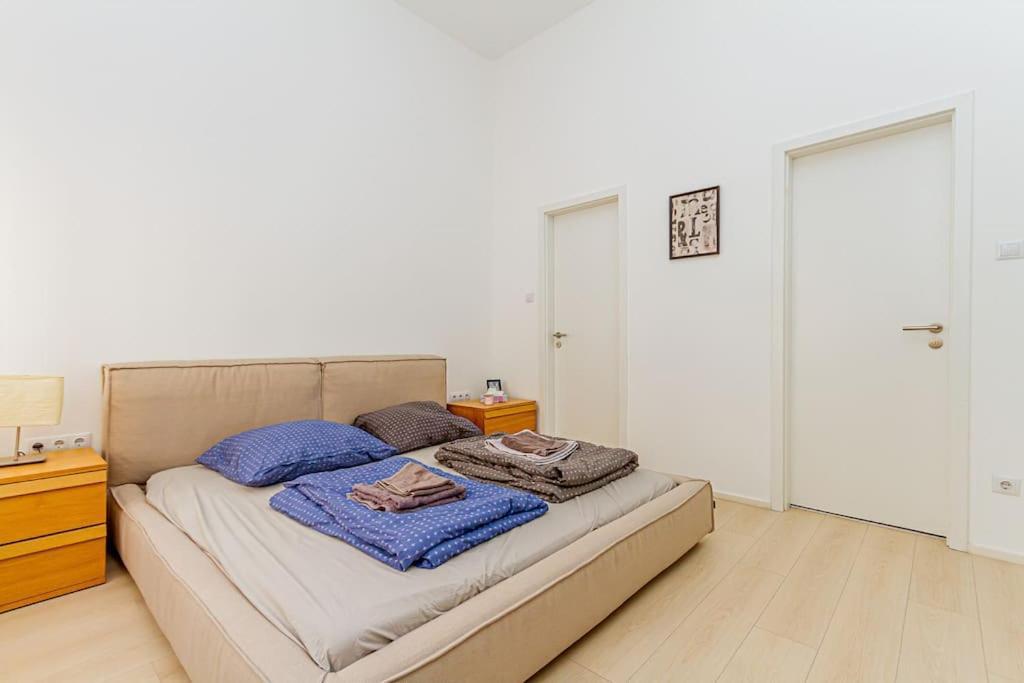 Luminous Design Apartment - W18 Будапеща Екстериор снимка